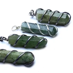 Stone Green Aventurine Wrapped Energy Point Pendant For Man, Woman, Boys & Girls- Color- Green (Pack of 1 Pc.)