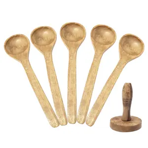 Brown Wooden Skimmer Set Of 5 With A Masher