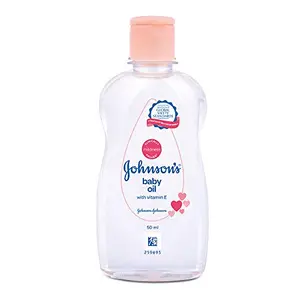 Johnson's Non-Sticky Baby Oil with Vitamin E for Easy Spread and Massage (Clear 500ml)