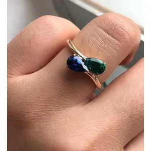 Saasvijewels Toi et moi ring Double Stone Engagement Emerald ring 2 Stone Wedding Ring Radiant cut ring Pear ring mothers ring Green stone ring blue ring