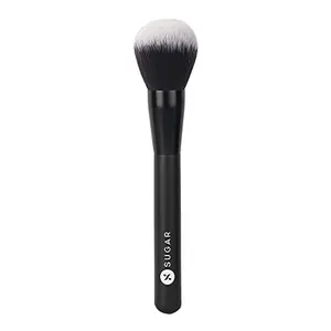 SUGAR Cosmetics - Blend Trend - 007 Powder Brush (Brush For Easy Application of Powder) - Soft Synthetic Bristles and Wooden Handle