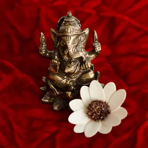 JAIPUR STONE WORK Antique Finish Lord Ganesha on Lotus Brass Idol (6.25 cm x 6.25 cm x 8.75 cm Brown)