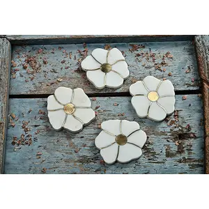 AGRA SOFT STONE CARVING PRODUCTS Marble Flower Design Brass Work Handmade Coasters for Tea/Coffee/Cocktail etc (Set of 4)